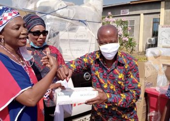 Her Excellency Elizabeth Salamatu Forgor donates medical equipment to Bole District Hospital.