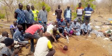Chief of Mankpan performs ancestral sacrifice to avert frequent occurrence of road accidents on the Gbuipe- Fufulso highway.