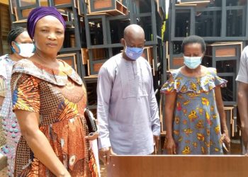 Bole DCE presents furniture to schools.