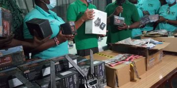 Australian High Commission donates to Mole National Park.