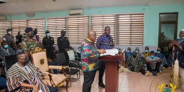 Akufo-Addo pays courtesy call on Yagbon wura.