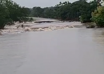 Baabile-Nadowli road: bridge collapses after heavy rains.
