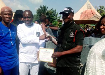 Police officer adjudged overall best farmer at Dormaa -West District.
