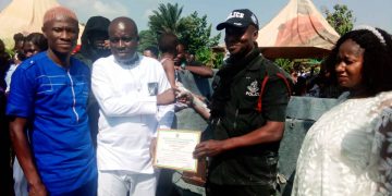 Police officer adjudged overall best farmer at Dormaa -West District.