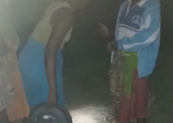 Women get up at midnight to fetch water at Tumburyiri.