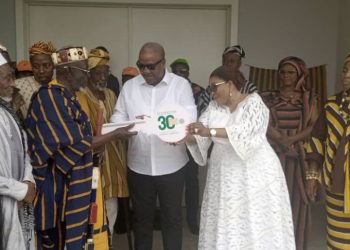 Lordina Foundation commissions maternity and children’s ward for Bole District Hospital.