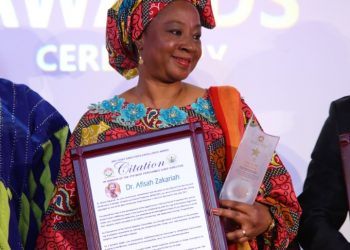 Dr. Afisah Zakariah wins Best Performed Chief Director Award.