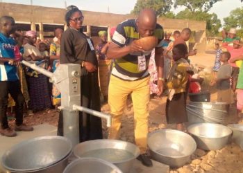 Apostle Sansah Moses donates a borehole to Tali Community.