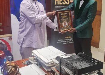 Prof. Ahmed Nuhu Zakariah honoured with Health Environment Safety and Security (HESS), award.