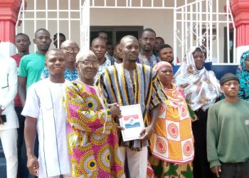 Bole-Bamboi NPP Primaries: Friends pick nomination form for Raphael Kumah Abolosom.