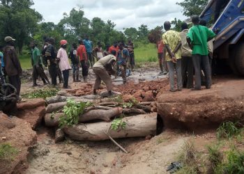 Sawla–Tuna-Kalba District- Four communities embarked on communal labor to fix bad road.