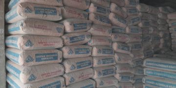 Hon. Yusif Sulemana donates 100 bags of cement to Bole District Hospital.