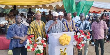 Former President John Dramani Mahama promises to provide telephony network and accessible road for Sonyor.