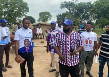 Bole: Raphael Kumah Abolasom begins door-to-door campaign.