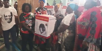 Prof Jane Nana Opoku Agyemang donates to artisans in Bole.