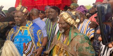 Yaa Naa embarks on a historic visit to Jakpa Palace.