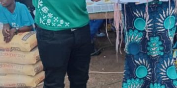 Assemblyman supports young entrepreneurs .