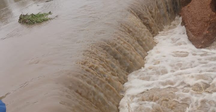 Heavy rain cutting off Tuna-Kalba road.