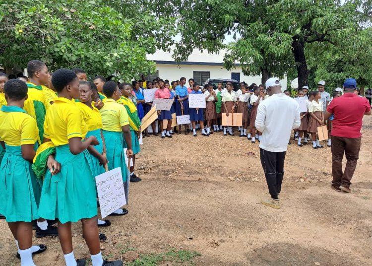 Savannah Region:NHIS Takes Free Primary Healthcare Campaign to residents of Sawla .